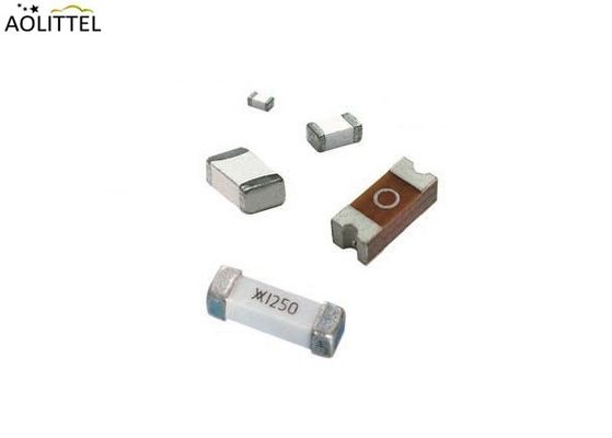 Fusibile lento metrico 2A 32VDC del supporto della superficie del colpo dell'incrocio 1608 SMD SingleFuse di ruscelli SF-0603SP200-2 per protezione di sovracorrente