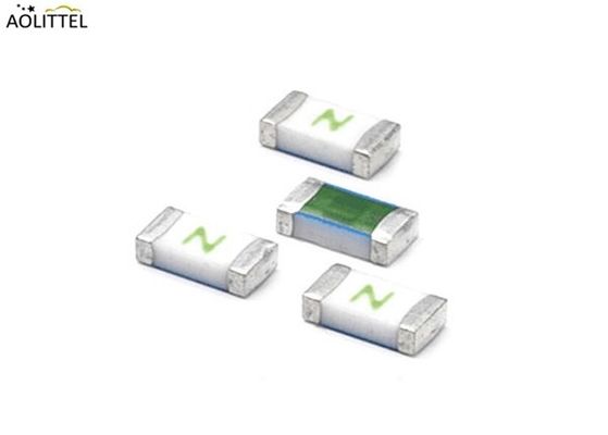 Fusibile lento metrico 2A 32VDC del supporto della superficie del colpo dell'incrocio 1608 SMD SingleFuse di ruscelli SF-0603SP200-2 per protezione di sovracorrente