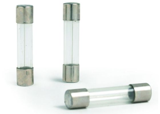 fusibile sostituto veloce 6.3Amp 250VAC 125VAC della metropolitana di vetro dell'automobile del colpo rapido di 6.35x30mm per la clip in-linea del supporto del fusibile del supporto del PWB
