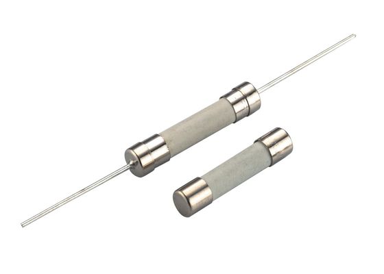 Il cUL del Canada ha certificato i fusibili ceramici riempiti di sabbia 100mA-50Amp della metropolitana della cartuccia rapida del colpo di 6.3mmx32mm per le applicazioni di CC