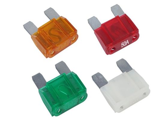 Di medie dimensioni massimo automatico veloce di ATO 32V 58V 60V 80V 3Amp Violte del fusibile della lama del colpo 19x5.2x19.2mm di incapsulamento di plastica PA66