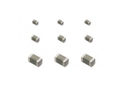 Varistore a più strati metrico del chip del supporto MLV MLCV SMD 1608 di superficie MVR0603-8R0G 8V 30A per protezione dell'impulso