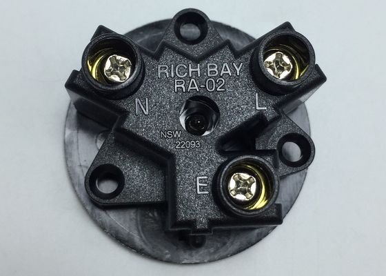 Amp elettrico 250VAC di Palo 15 della presa di corrente dell'internazionale di CA di potere termoplastico residente del recipiente 94V-2 Australia 3