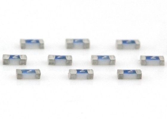 Alti fusibile lento 32VDC 1A 1.5A 2A 2.5A 3A 4A 5A del colpo SMD di Withstand 0603 correnti di afflusso UL248-14