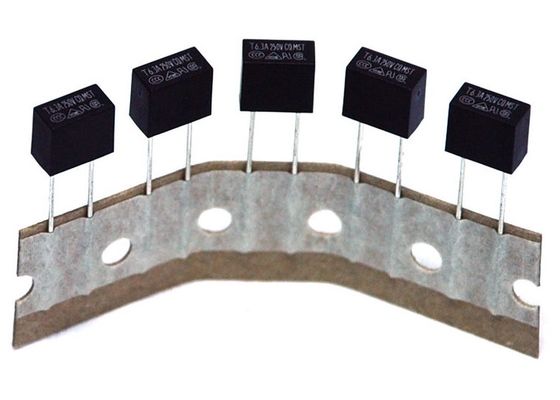 Micro fusibile 100mA-6.3A 8.4x7.2x4.0mm del fosforo del colpo lento quadrato libero rosso di Pastic con tensione che valuta 125V 250V 300V 350V