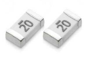 Tipo 3216 fusibile ceramico 3.1×1.6mm 24V 63V 10A-30A di CQ12LI del supporto di intervallo di superficie a corrente forte del dispositivo