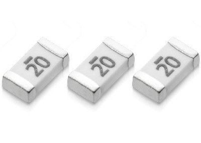 Tipo 3216 fusibile ceramico 3.1×1.6mm 24V 63V 10A-30A di CQ12LI del supporto di intervallo di superficie a corrente forte del dispositivo