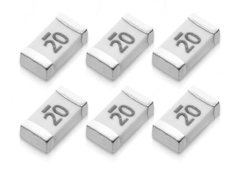 Tipo 3216 fusibile ceramico 3.1×1.6mm 24V 63V 10A-30A di CQ12LI del supporto di intervallo di superficie a corrente forte del dispositivo