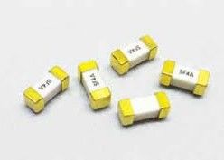 Fusibile sostituto rapido CQ40LF 500mA-40A 600VAC 350VDC del chip 4012 dell'UL CUL 10.1mmx 3.1mm con alto afflusso